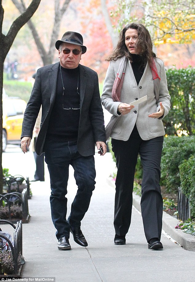 Singer-songwriter Paul Simon and Edie Brickell turn up to Mike Nichols memorial service in New York on Saturday to pay their respects. They left an hour later