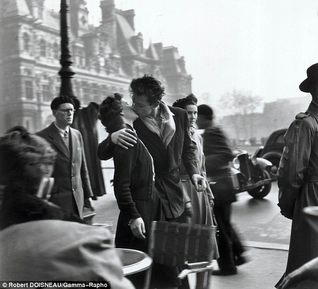 Mystery solved? An 87-year-old man in Los Angeles claims to be the man in Robert Doisneau's photograph Le baiser de l'hotel de ville (Kiss by the Hotel de Ville) shot in Paris at the close of the Second World War