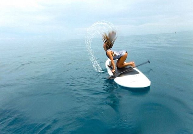 @karina1994 won second place in the Mermaid Society' hair flicking contest