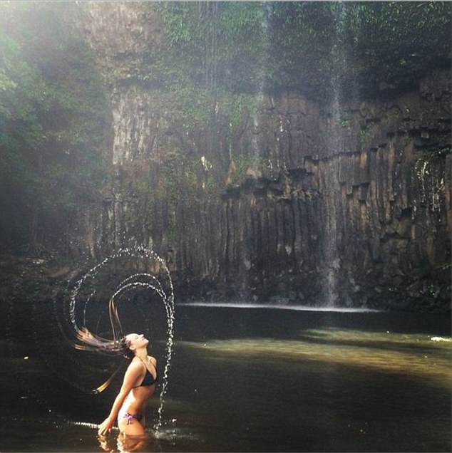This stunning backdrop of Millaa Millaa Falls made up the scene for @ljodgers mermaid hair flick photo